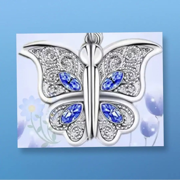 New Beautiful Butterfly 🦋 Necklace with "I Love You" Hidden Message - Silver - Picture 4 of 10